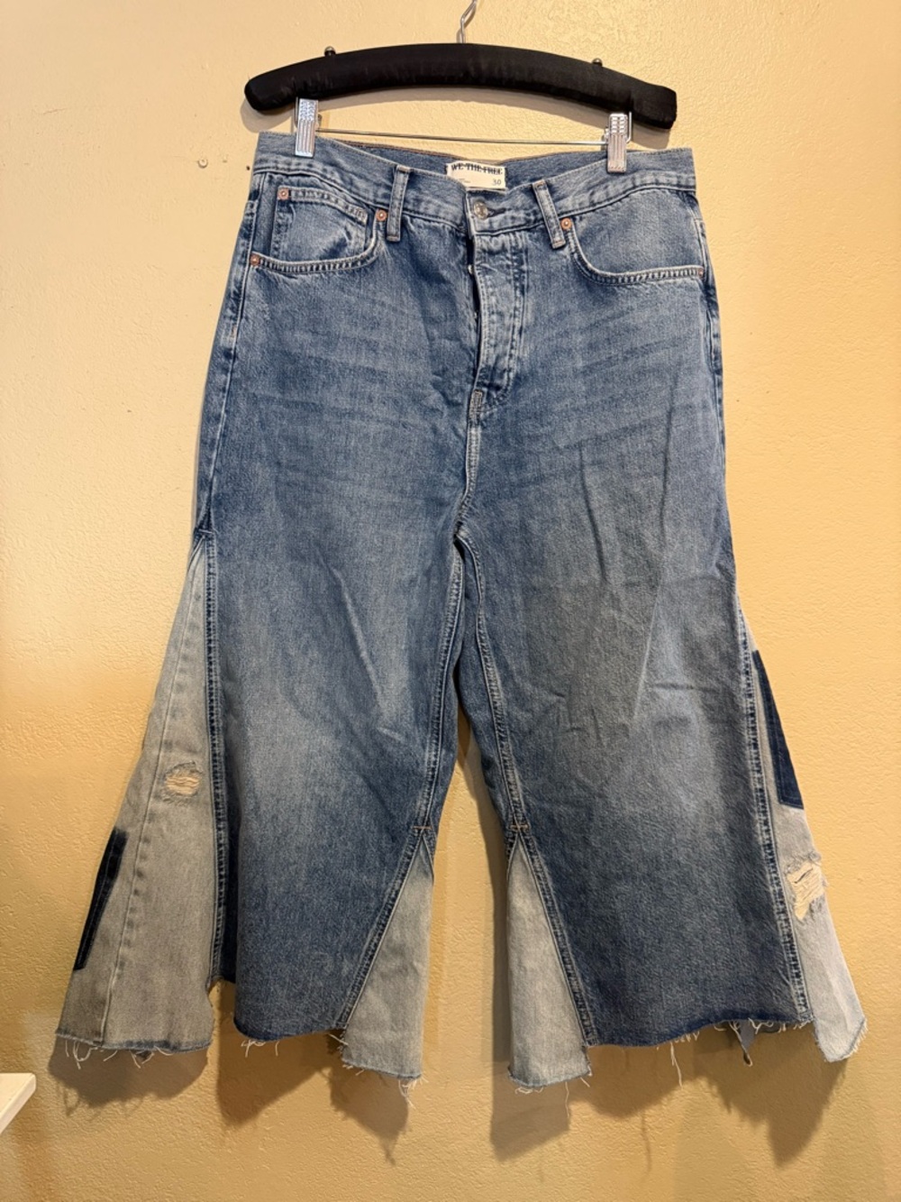 We The Free Two-Tone Blue Split-Hem Wide Leg Cropped Jeans - Picture 6 of 6
